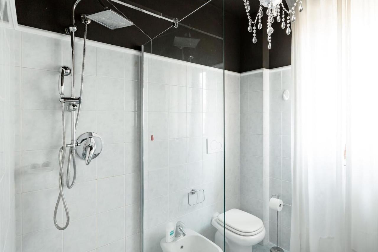Golden Suite apartment&day use Mailand Exterior foto